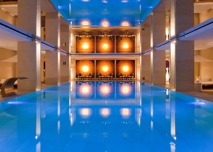 Sofitel Victoria Otel