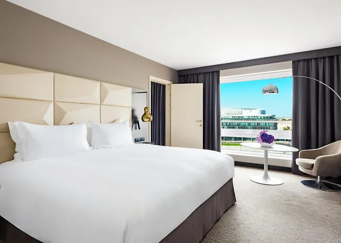 Sofitel Victoria Otel