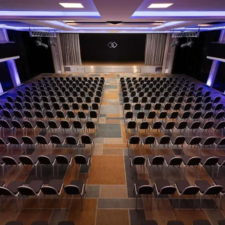 Sofitel Victoria Hotel