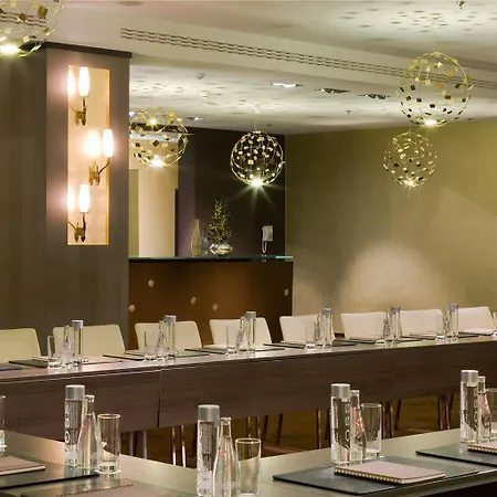 Sofitel Victoria Hotel