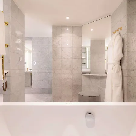 Sofitel Victoria