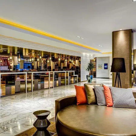 Sofitel Victoria Hotel